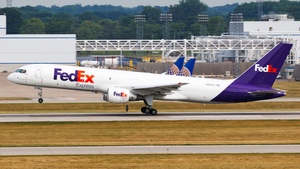 Photo of N999FD - Boeing 757-230(SF) operated by FedEx