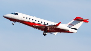 Photo of N281CC - Gulfstream G280 operated by Cummins Inc.