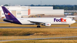 Photo of N160FE - Boeing 767-3S2F operated by FedEx