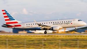 Photo of N114HQ - Embraer ERJ-175LR operated by American Eagle (opb Republic Airways)