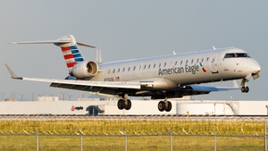 Photo of N730SK - Bombardier CRJ-701ER operated by American Eagle (opb SkyWest Airlines)