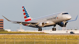 Photo of N281NN - Embraer ERJ-175LR operated by American Eagle (opb Envoy Air)
