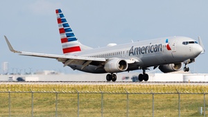 Photo of N987AN - Boeing 737-823 operated by American Airlines