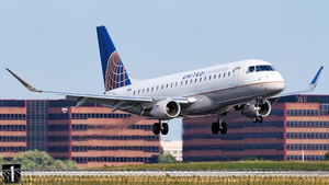 Photo of N167SY - Embraer ERJ-175LR operated by United Express (opb SkyWest Airlines)