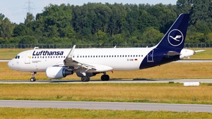 Photo of D-AIWI - Airbus A320-214 operated by Lufthansa
