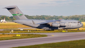 Photo of 10-0219 - Boeing C-17A Globemaster III operated by US Air Force