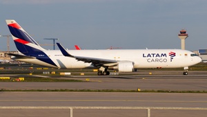 Photo of N538LA - Boeing 767-316(ER)(BCF) operated by LATAM Cargo Colombia