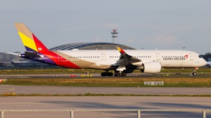 Photo of HL7579 - Airbus A350-941 operated by Asiana Airlines