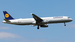 Photo of D-AISU - Airbus A321-231 operated by Lufthansa