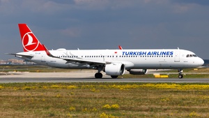 Photo of TC-LSL - Airbus A321-271NX operated by Turkish Airlines