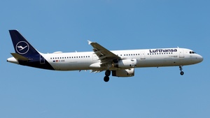 Photo of D-AIDG - Airbus A321-231 operated by Lufthansa