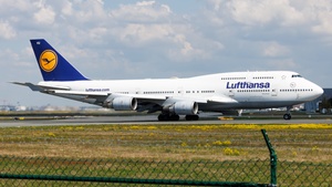 Photo of D-ABVU - Boeing 747-430 operated by Lufthansa
