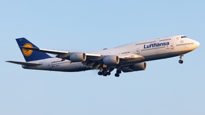 Photo of D-ABYJ - Boeing 747-830 operated by Lufthansa