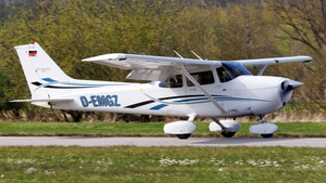 Photo of D-EMGZ - Cessna 172S Skyhawk SP operated by Luftsportverein Landshut