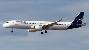 Photo of D-AIEA - Airbus A321-271NX operated by Lufthansa