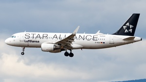 Photo of D-AIUA - Airbus A320-214 operated by Lufthansa