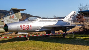 Photo of 225 - Mikoyan-Gurevich MiG-21F-13 Fishbed-C operated by Hungarian Air Force