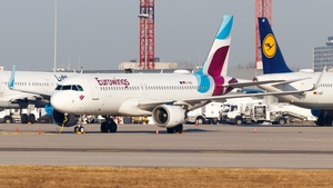 Photo of D-AIZV - Airbus A320-214 operated by Eurowings