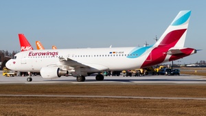 Photo of D-AEUE - Airbus A320-214 operated by Eurowings