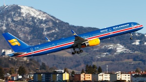 Photo of TF-ISX - Boeing 757-3E7 operated by Icelandair
