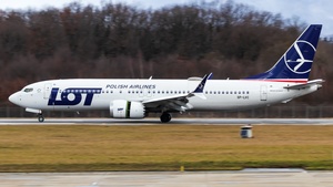 Photo of SP-LVC - Boeing 737 MAX 8 operated by LOT Polish Airlines