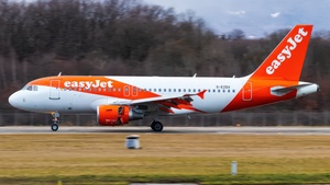Photo of G-EZDX - Airbus A319-111 operated by easyJet