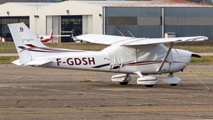 Photo of F-GDSH - Reims-Cessna F172P Skyhawk II operated by Private
