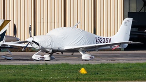 Photo of N5235V - Cirrus SR20 G2 operated by Private