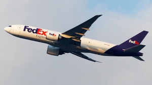 Photo of N892FD - Boeing 777-FS2 operated by FedEx