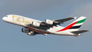 Photo of A6-EVQ - Airbus A380-842 operated by Emirates