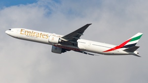 Photo of A6-ENQ - Boeing 777-31H(ER) operated by Emirates