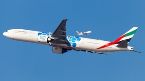 Photo of A6-ENI - Boeing 777-31H(ER) operated by Emirates