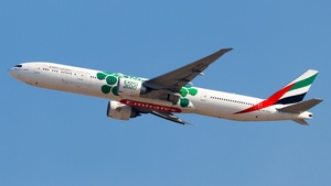 Photo of A6-EPU - Boeing 777-31H(ER) operated by Emirates
