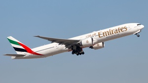 Photo of A6-EPT - Boeing 777-31H(ER) operated by Emirates