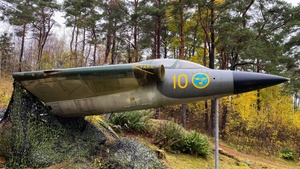 Photo of 35577 - Saab J 35J Draken operated by Swedish Air Force