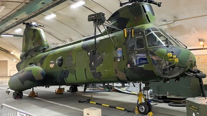 Photo of 04070 - Kawasaki Hkp 4C [Boeing Vertol CH-46] operated by Swedish Navy