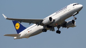 Photo of D-AIUU - Airbus A320-214 operated by Lufthansa