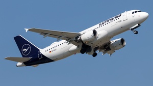 Photo of D-AIZC - Airbus A320-214 operated by Lufthansa