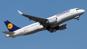 Photo of D-AIUV - Airbus A320-214 operated by Lufthansa