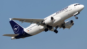 Photo of D-AIZG - Airbus A320-214 operated by Lufthansa