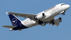 Photo of D-AILB - Airbus A319-114 operated by Lufthansa CityLine