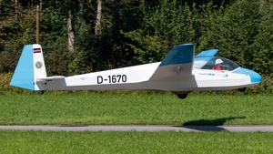 Photo of D-1670 - Schleicher ASK 13 operated by Deutsche Alpensegelflugschule Unterwössen