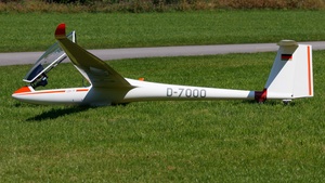 Photo of D-7000 - Rolladen-Schneider LS6-18w operated by Segelfluggruppe Siemens München