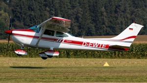 Photo of D-EWTE - Cessna 182Q Skylane operated by Fliegergruppe Traunstein