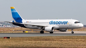 Photo of D-AIUS - Airbus A320-214 operated by Discover Airlines