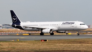 Photo of D-AIRW - Airbus A321-131 operated by Lufthansa