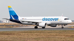 Photo of D-AIUX - Airbus A320-214 operated by Discover Airlines