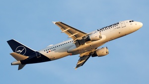 Photo of D-AIQU - Airbus A320-211 operated by Lufthansa