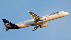 Photo of D-AISF - Airbus A321-231 operated by Lufthansa