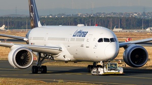 Photo of D-ABPR - Boeing 787-9 Dreamliner operated by Lufthansa